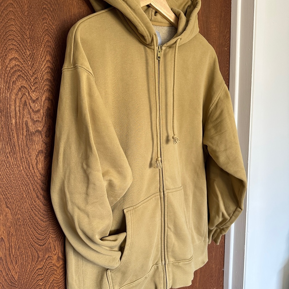 Aritzia TNA Cozy AF Boyfriend Zip up Hoodie Sweatshirt - Picture 2 of 13